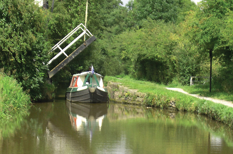 Derbyshire Lunch & Canal Cruise