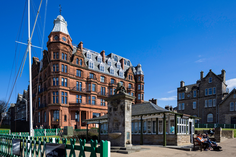 Discover Dundee - Glamis Castle & St Andrews